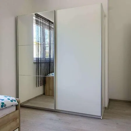 Sissano Mit Privatem Pool In Naehe